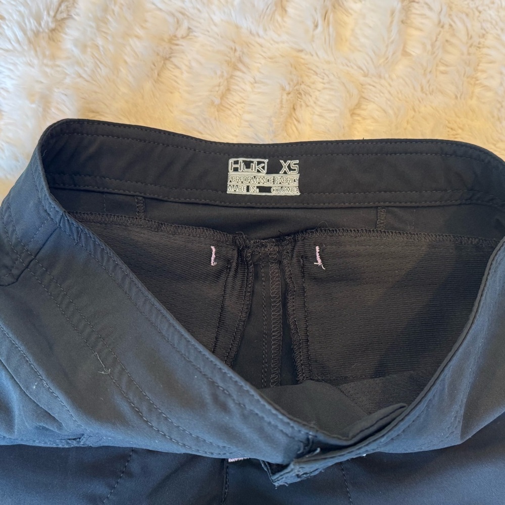 Huk Women’s Size XS black shorts w/Embroidered Logo - Picture 7 of 7
